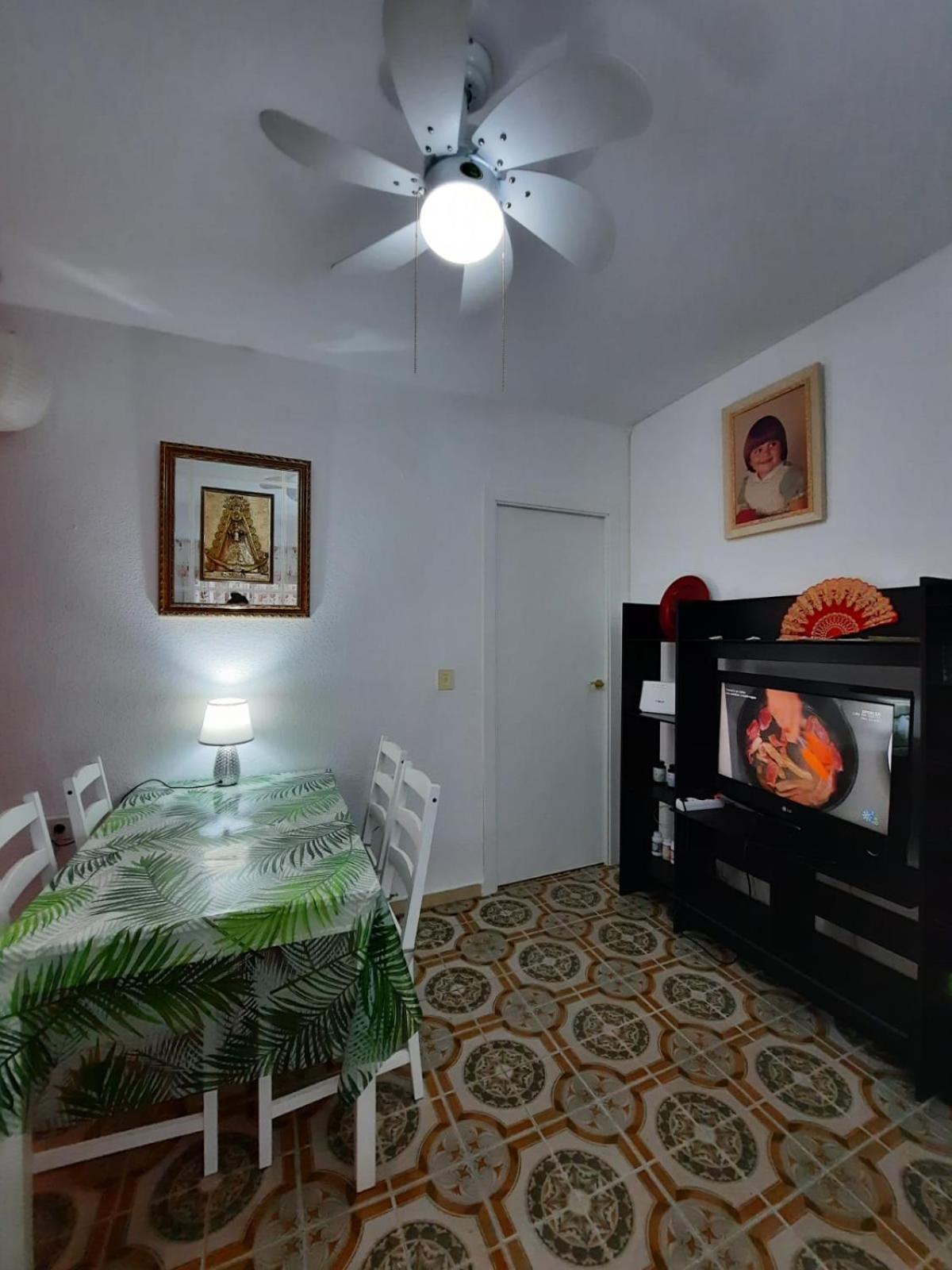 Habitaciones En Mi Piso Del Centro De อูเอลบา ภายนอก รูปภาพ